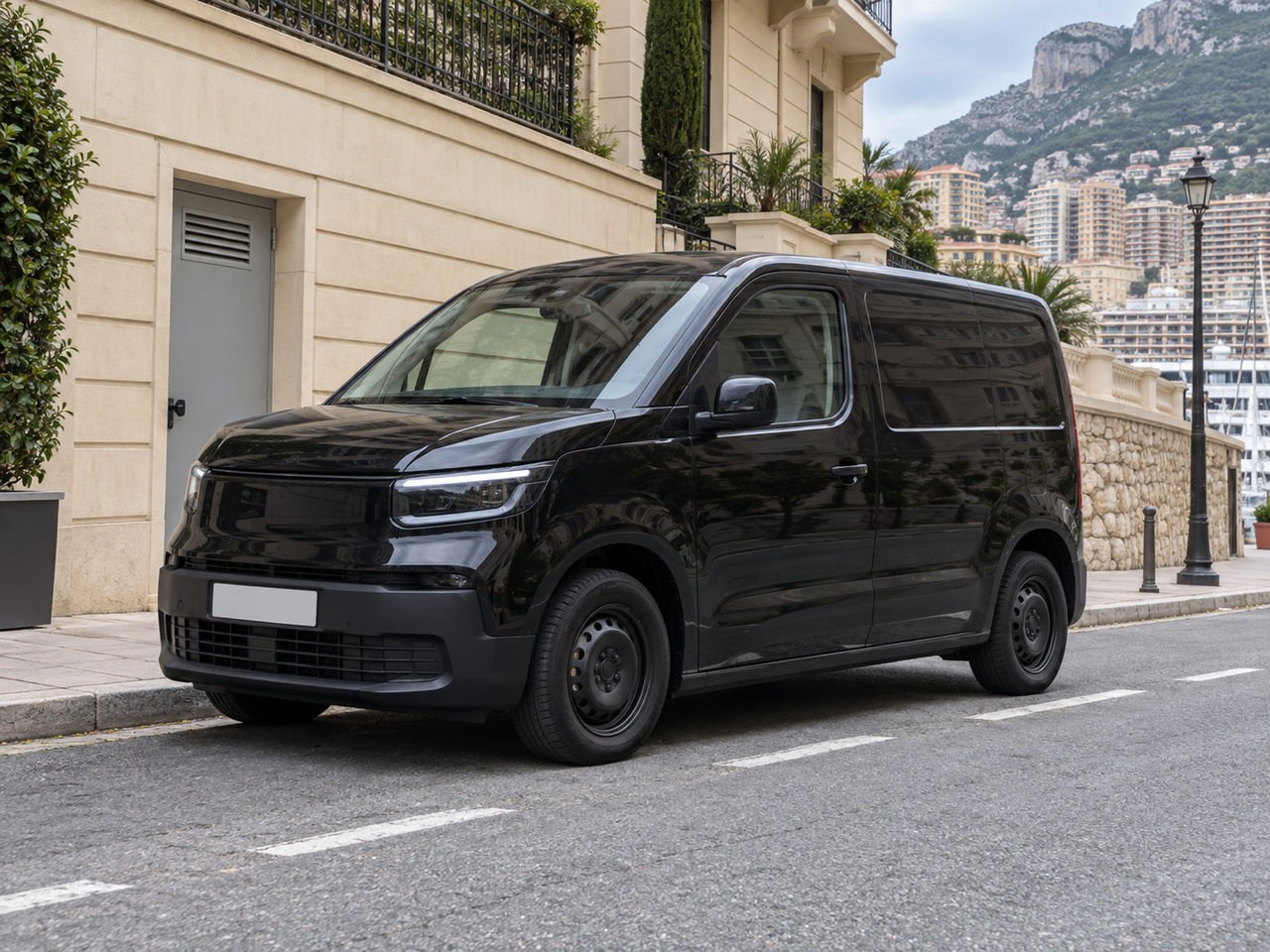 Utilitaire Optimat garé à Monaco